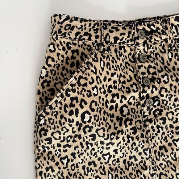 Hollister Ultra High Rise Button Fly Mini Skirt (Leopard) - 1/25 - Picture 6 of 9
